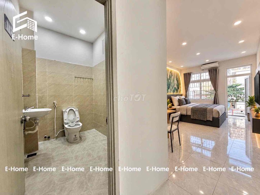 It's the owner who rents out the Hoàng Hoa Thám cash room.