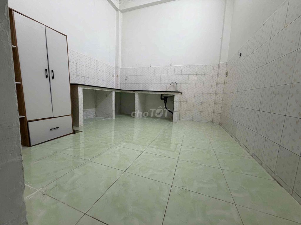 Good Price Room 1
