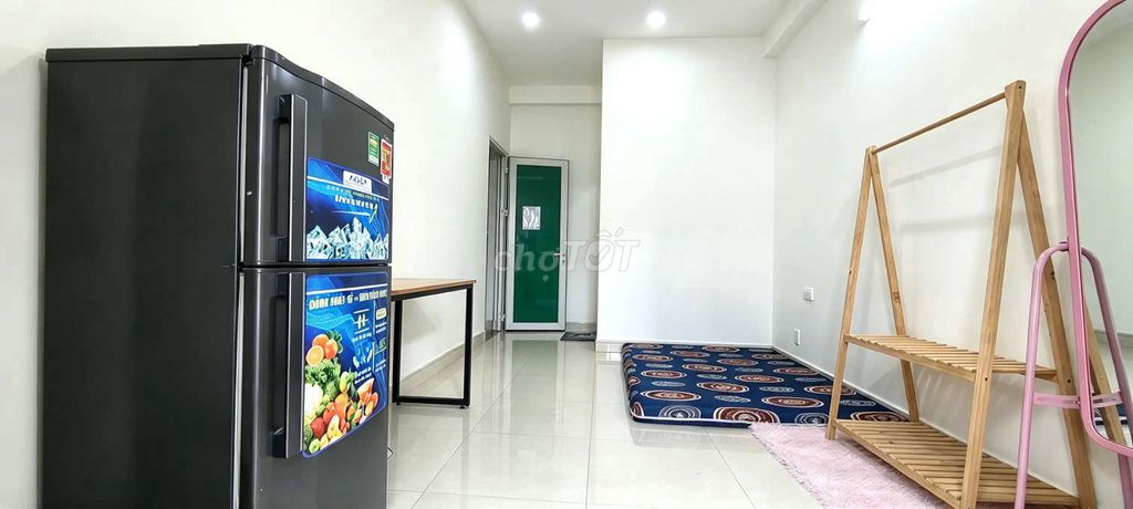 A low-cost credit board hotel room