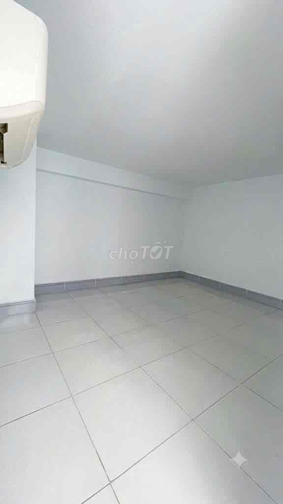 Rent a room full balcony, clear and clean