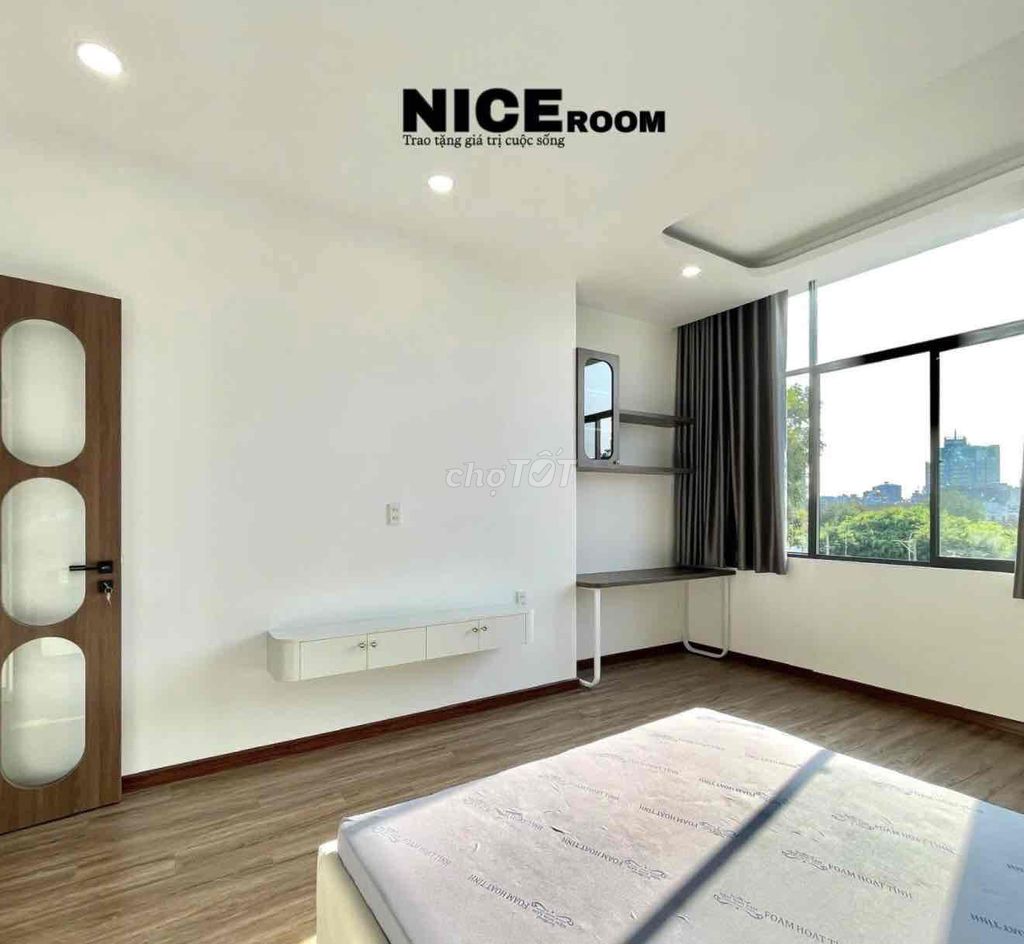 Rent the apartment - one bedroom, close-up business college.