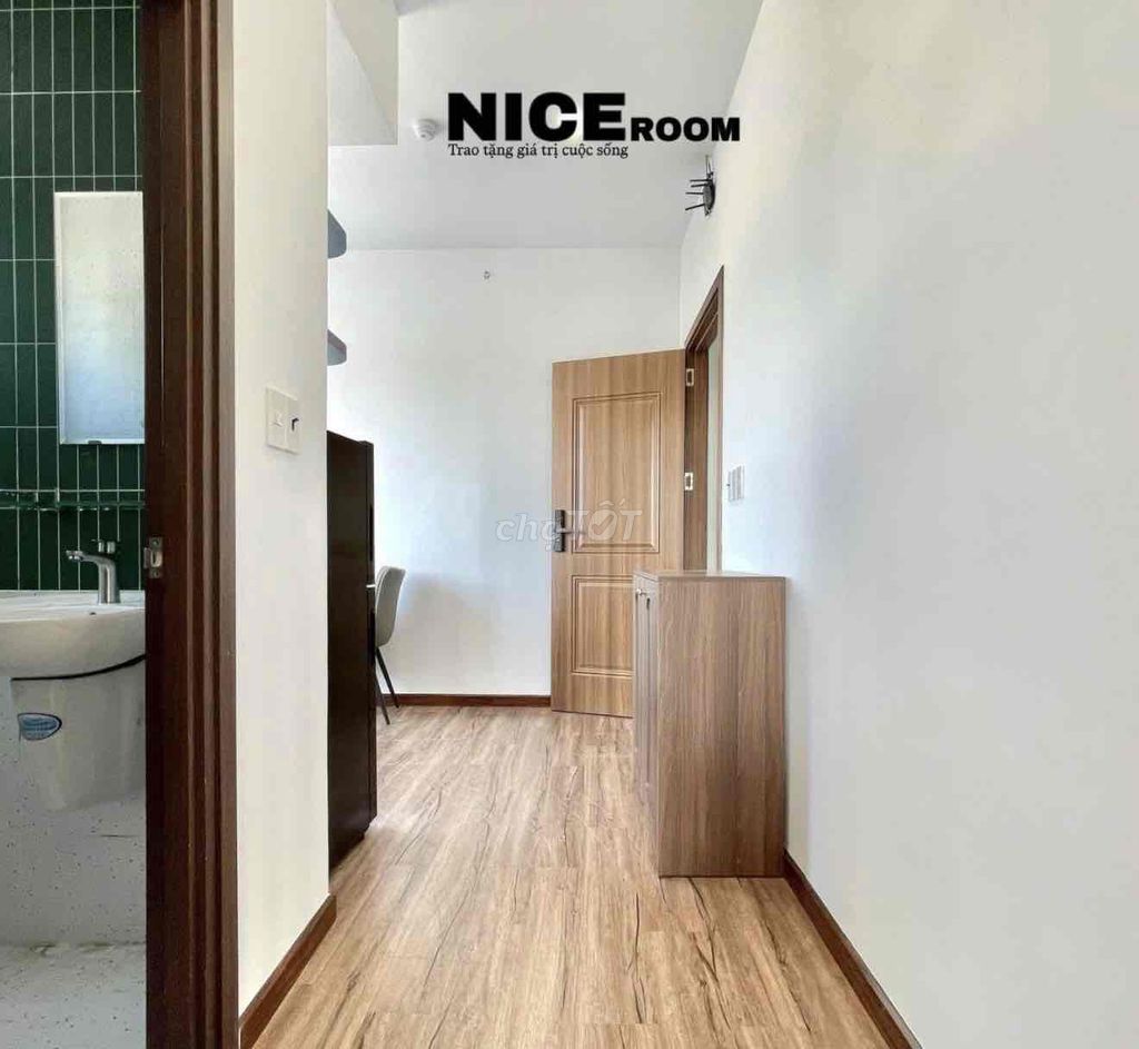 Rent the apartment - one bedroom, close-up business college.