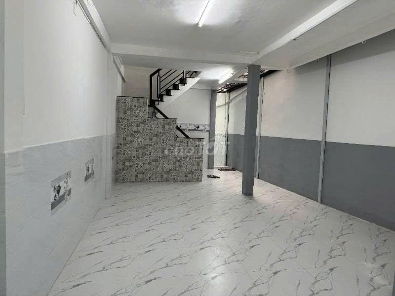 Tôn Thất Hiệp cash, floor, two bedrooms, 4 x14 meters, 20 million a month.
