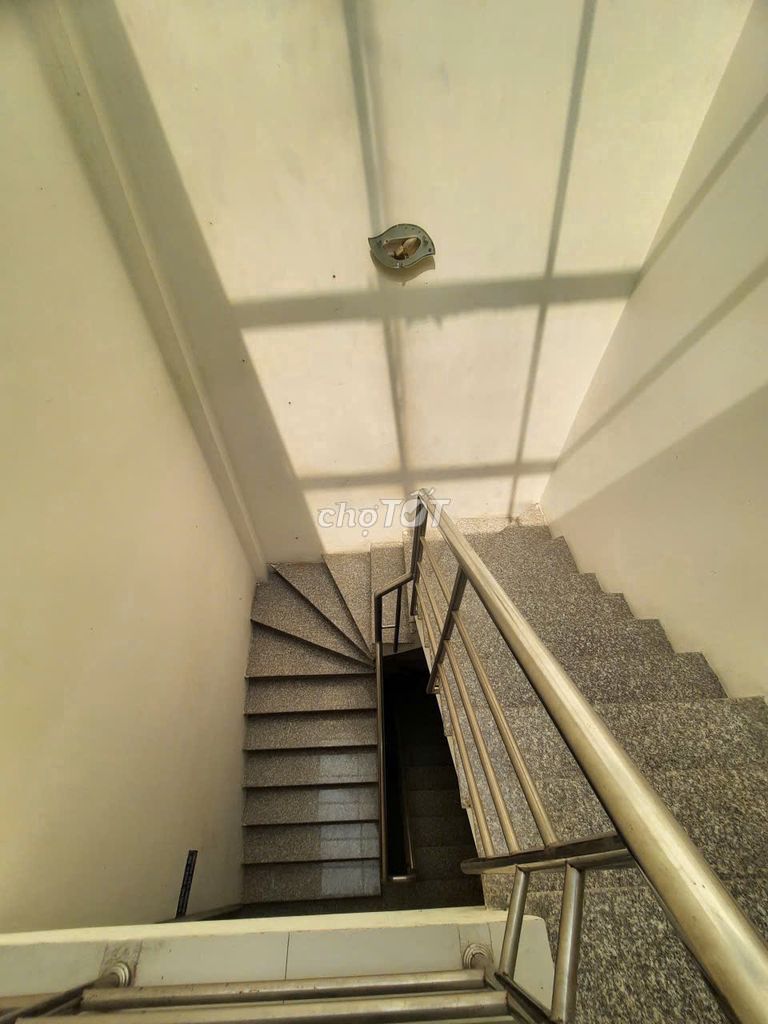 Tạ Uyên alley, 11-3 floor st, 6 bedroom 5 toilets, 4 x25 meters, 23 million