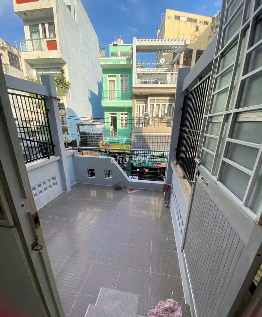 Đội Cung cash, 11th District, 2 floors, 2 bedrooms, 3.3 x14 m. (16 million)