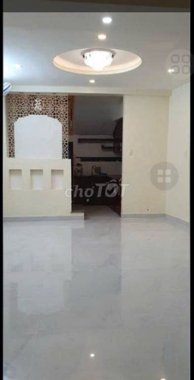 Lê Hồng Phong-7, 3 floors, 3 bedrooms, 4.5 x10 meters, 18 million a month.
