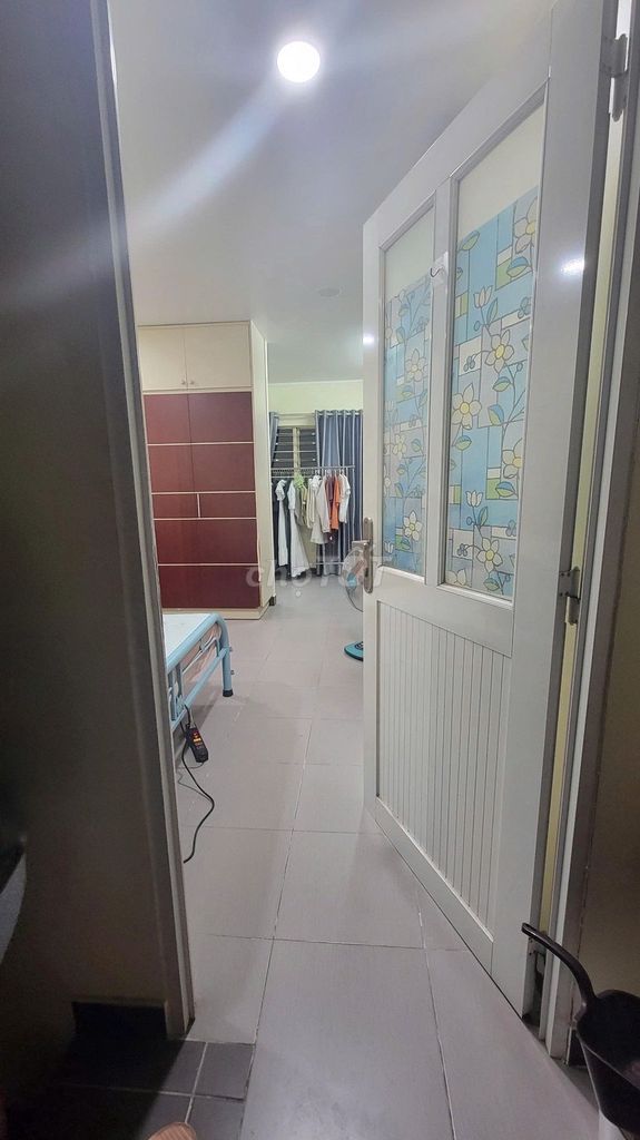 Lê Hồng Phong-7, 3 floors, 3 bedrooms, 4.5 x10 meters, 18 million a month.
