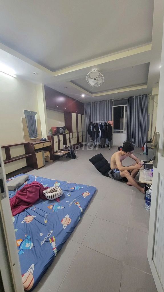 Lê Hồng Phong-7, 3 floors, 3 bedrooms, 4.5 x10 meters, 18 million a month.