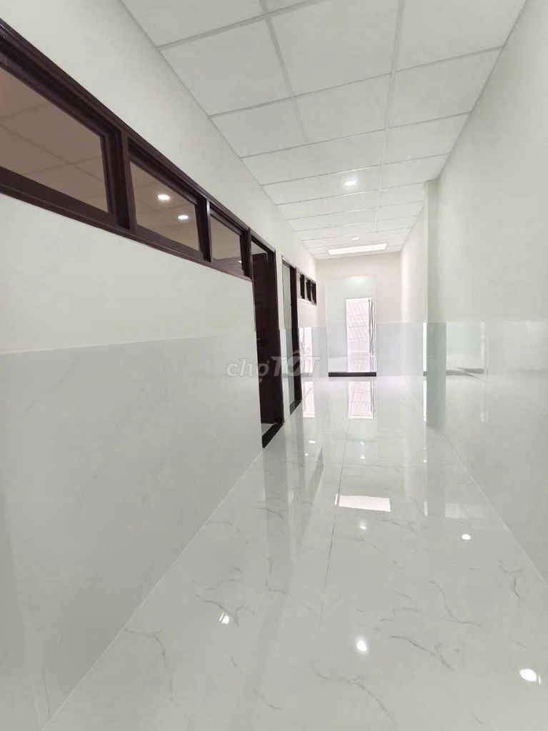 Front level to Lò Siêu, 4 x35 m below 6 meters, 2 bedrooms 2 toilets, 28 million