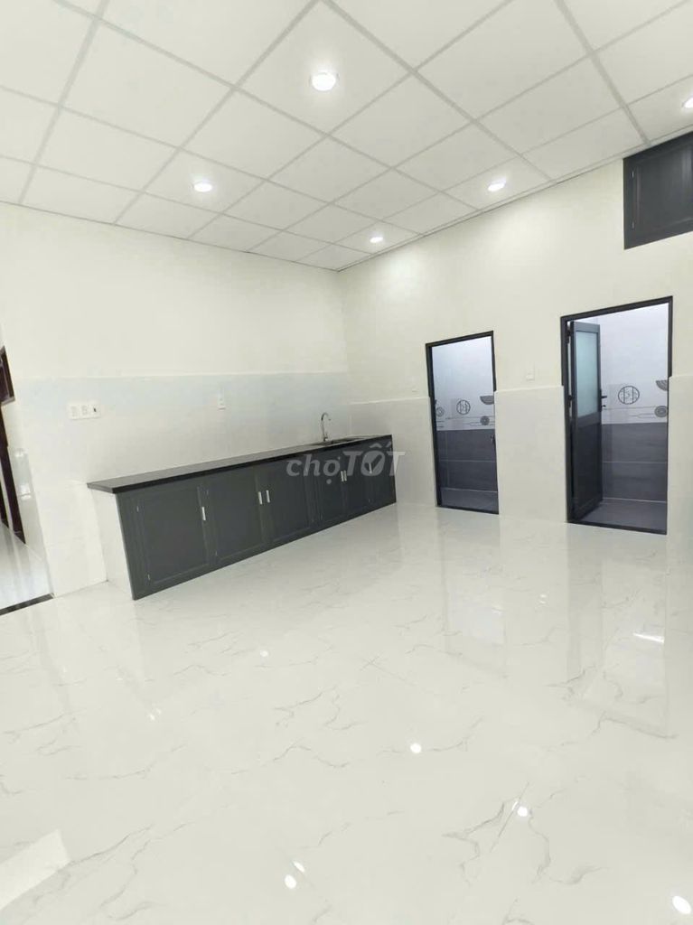Front level to Lò Siêu, 4 x35 m below 6 meters, 2 bedrooms 2 toilets, 28 million