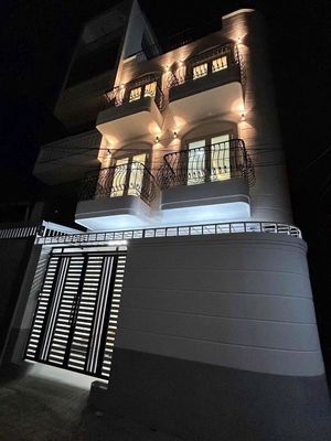 Rent Cách Mạng Tháng 8 Street, District 10 for the service apartment.