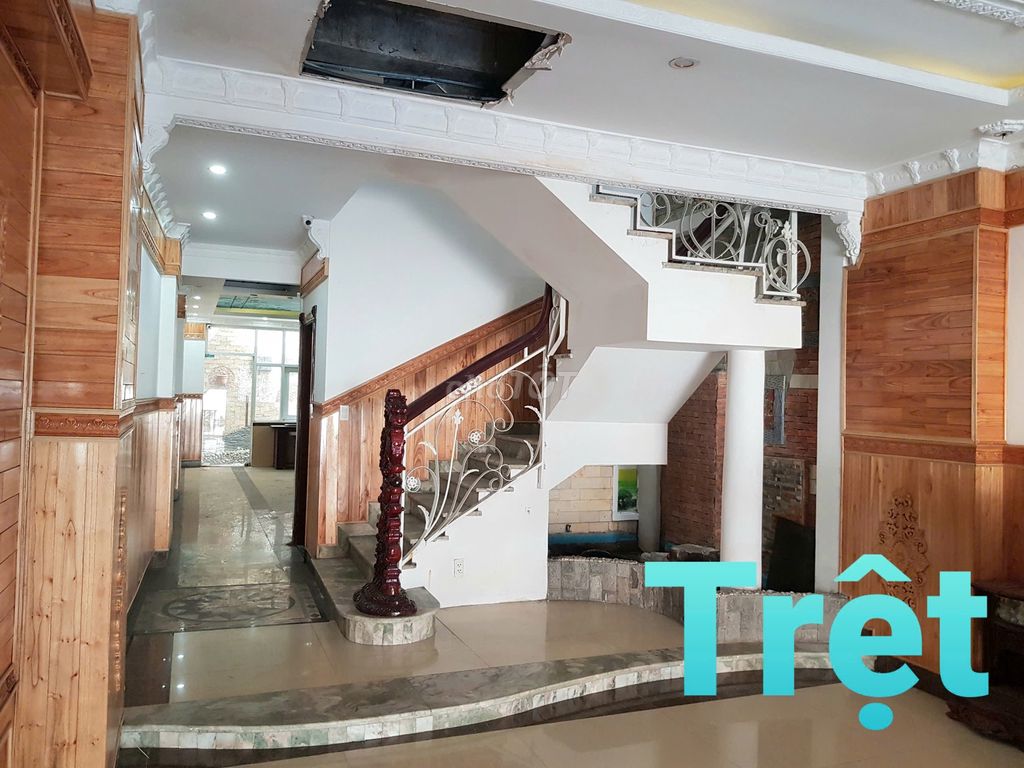 Rent an alleyman, New Knight, District 12 - 15 trieu