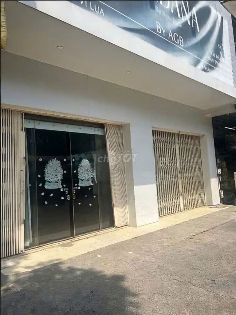 Let's rent out Thuận Kiều District 11, area: 64 meters2, 5 floors - 32 million a month