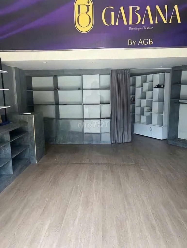 Let's rent out Thuận Kiều District 11, area: 64 meters2, 5 floors - 32 million a month