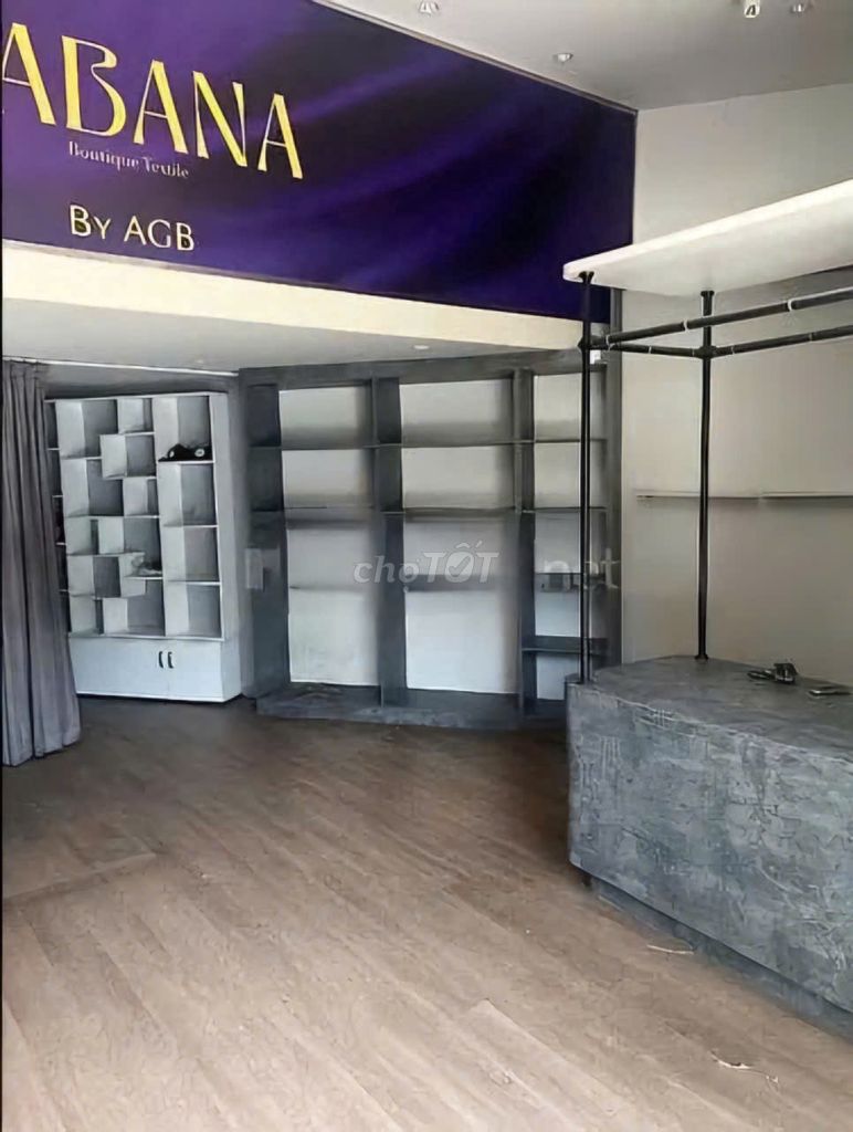 Let's rent out Thuận Kiều District 11, area: 64 meters2, 5 floors - 32 million a month
