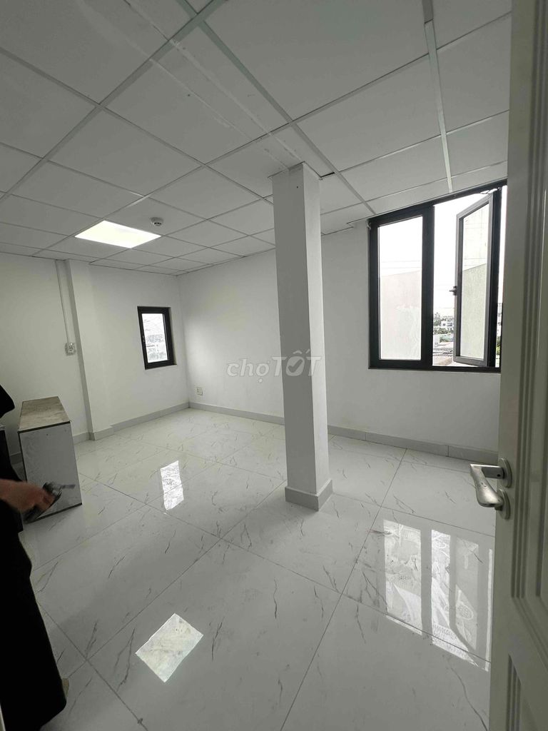 service apartment near the bridge market near Lê Đức Thọ - 2 million8 - 3 million elevators in the car - 0-8
