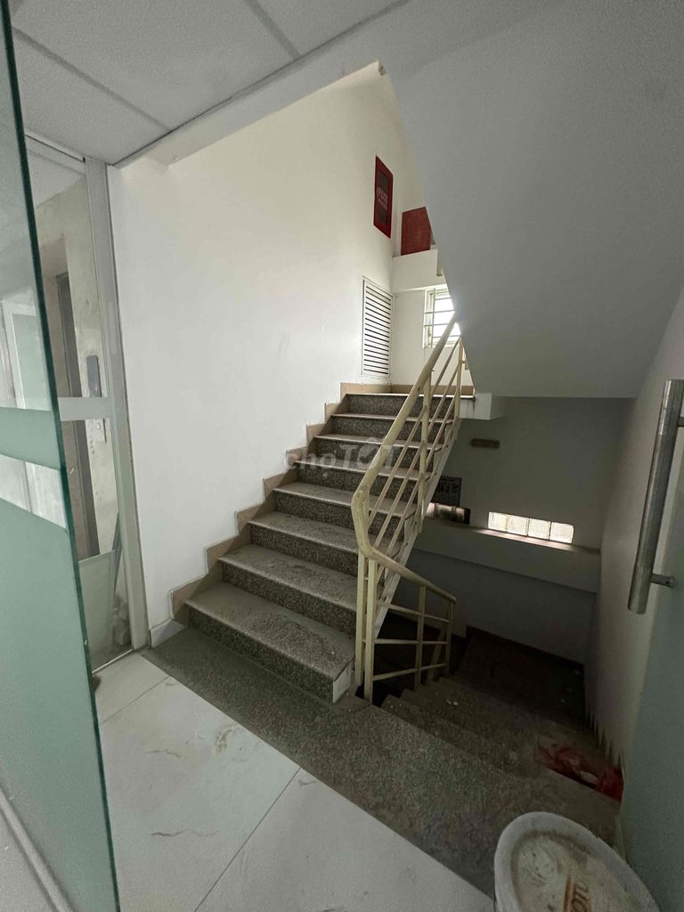 service apartment near the bridge market near Lê Đức Thọ - 2 million8 - 3 million elevators in the car - 0-8
