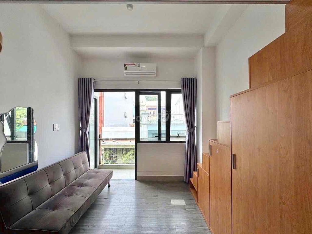 Rent a room with guards, right here.
