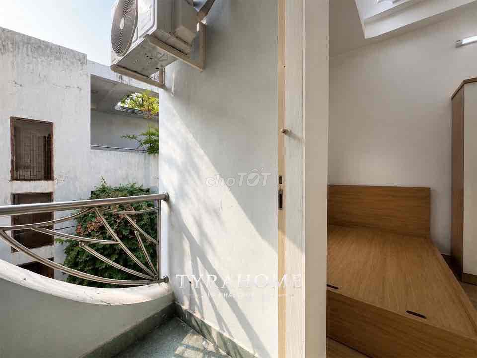 The apartment is 2 bedrooms at Phan Đăng Lưu - balcony, g