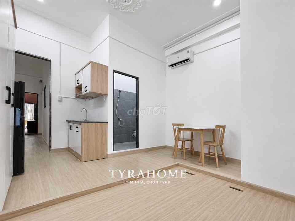The apartment is 2 bedrooms at Phan Đăng Lưu - balcony, g