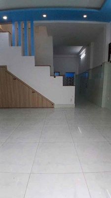 Two bedrooms newly painted At + vpcty+ teaching