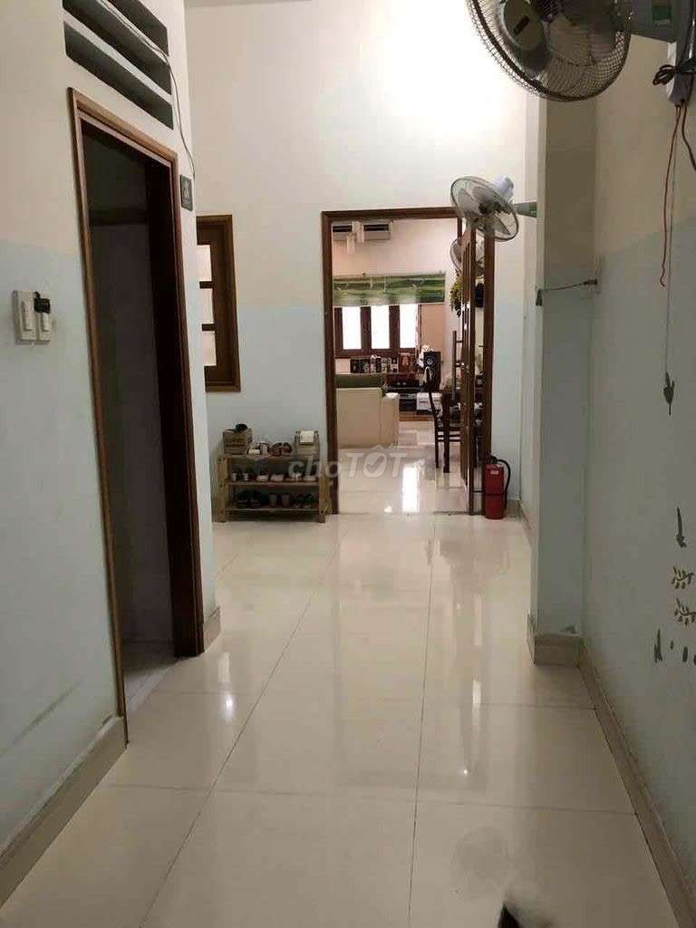 Rent the original house with a roof -Đào Duy Từ, District 10 - 2 bedroom 4 toilets)