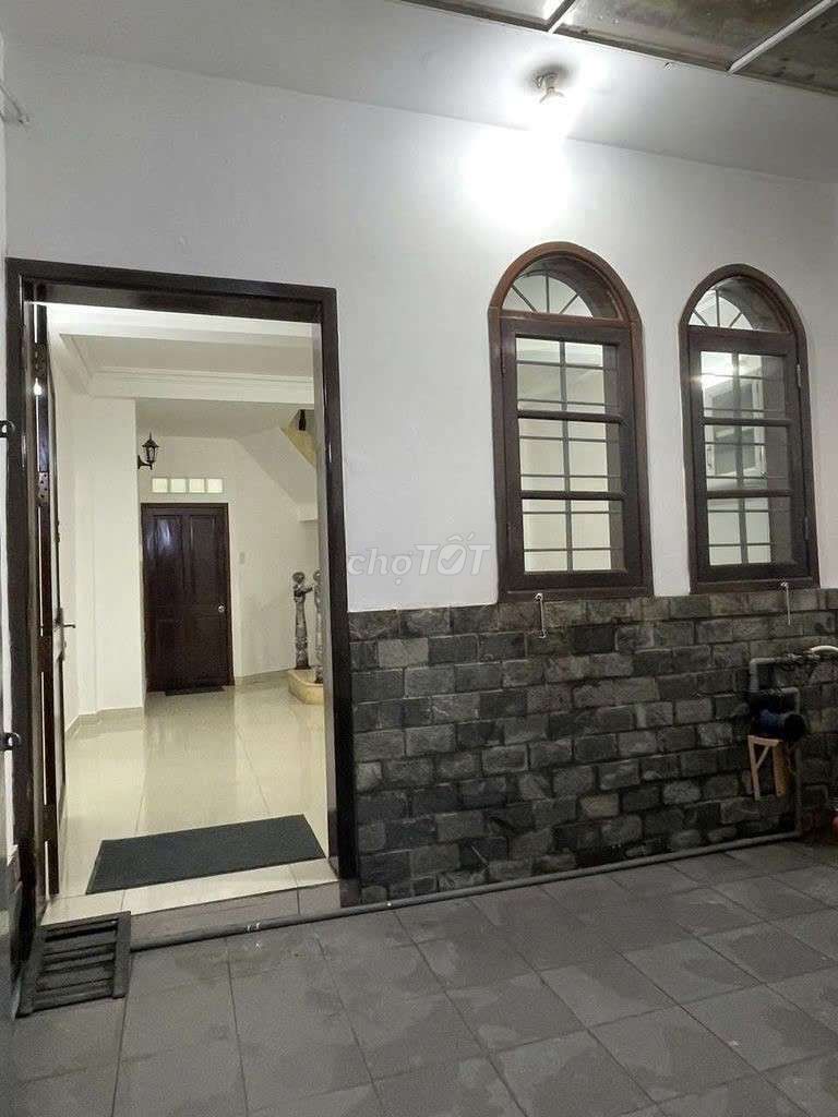 Rent the original 1 MM 3 floors away from August 10 - 2th floor bedroom.