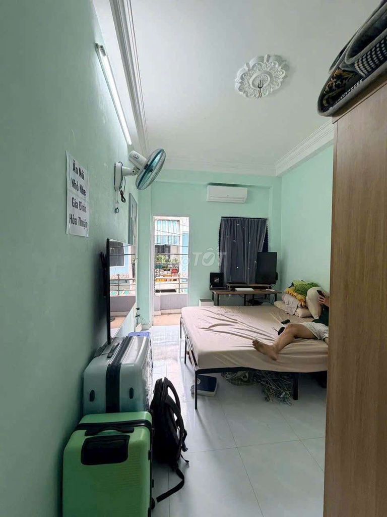 Rent the truck alley-- Ngô Thời Nhiệm, Phú Nhuận-- 4 bedroom 5 toilets)