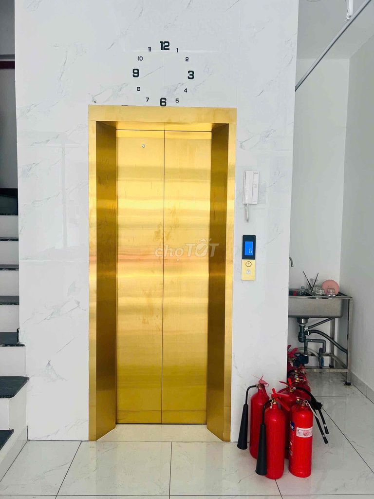 Rent the building 2th Detective, 4.7 x 11 District 1, 5 floors, elevators, 70 million