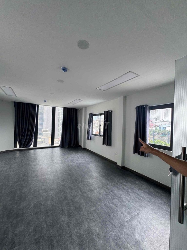Rent the building 2th Detective, 4.7 x 11 District 1, 5 floors, elevators, 70 million