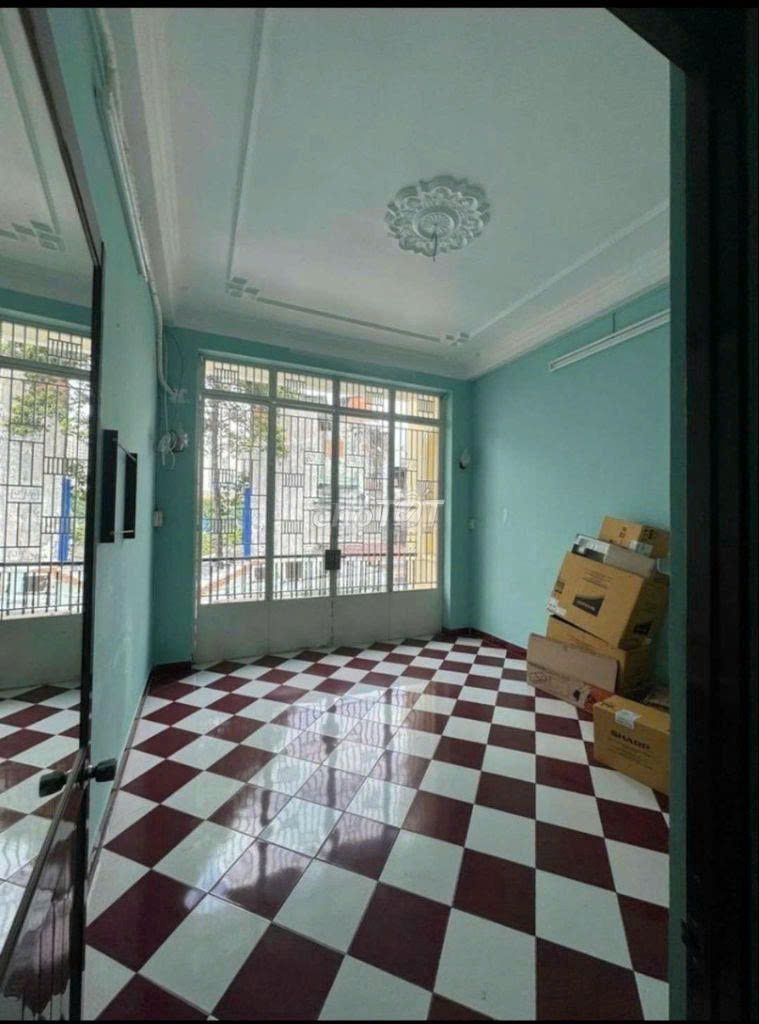 Carway alley, District 10. area: 4 x 15 meters, 3 stories. Six bedrooms, four toilets.