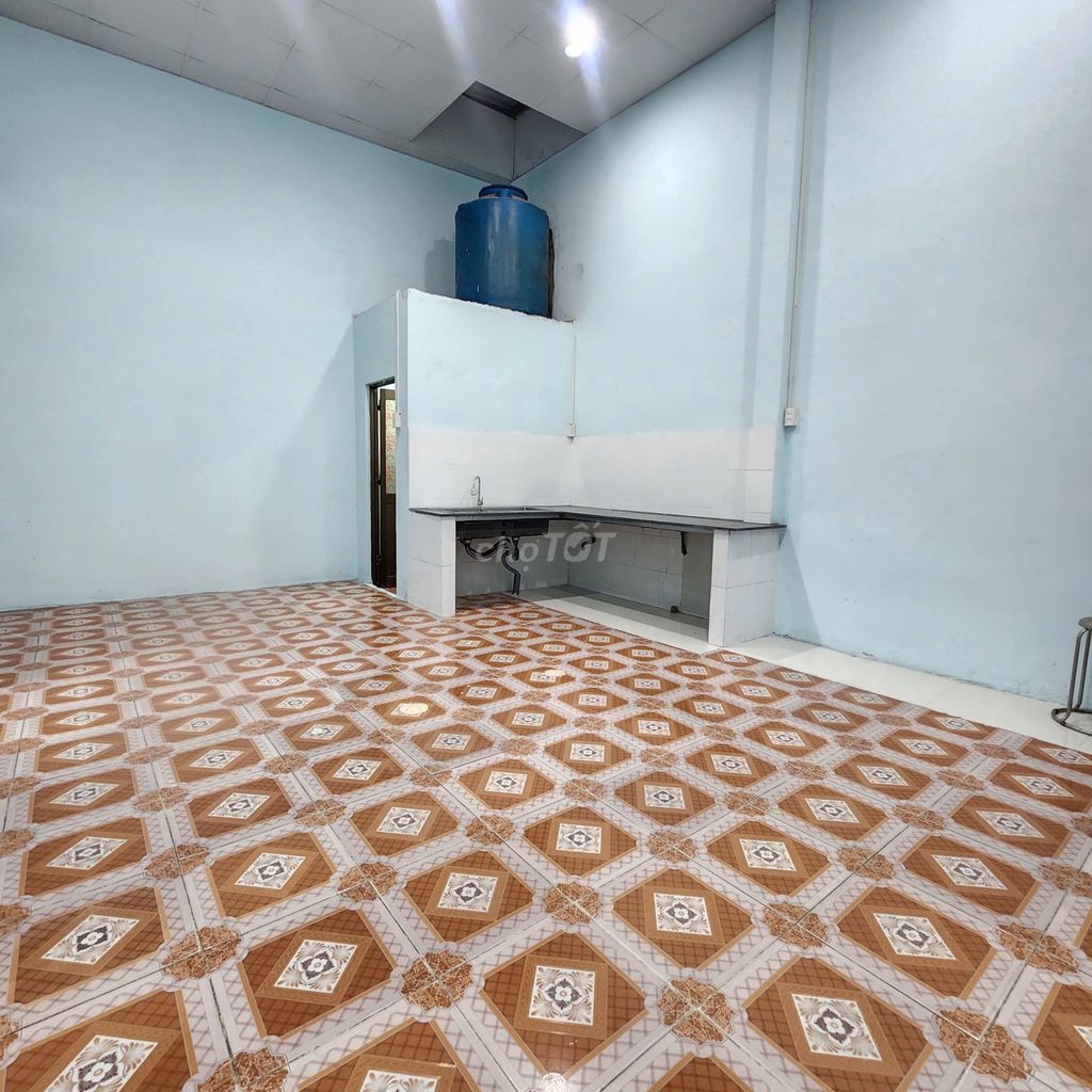 Rent Lê Trọng Tấn, 8 meters x 20 meters, 3 bedroom 2 toilets, only 8 million a month.