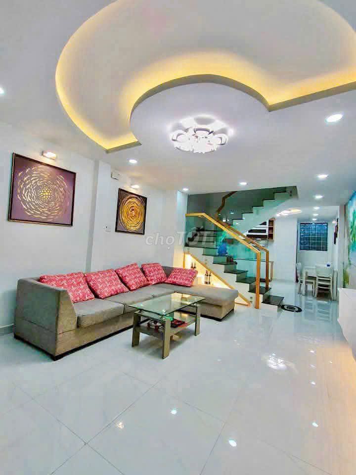 Like the original house, guests rent half a month's rent.