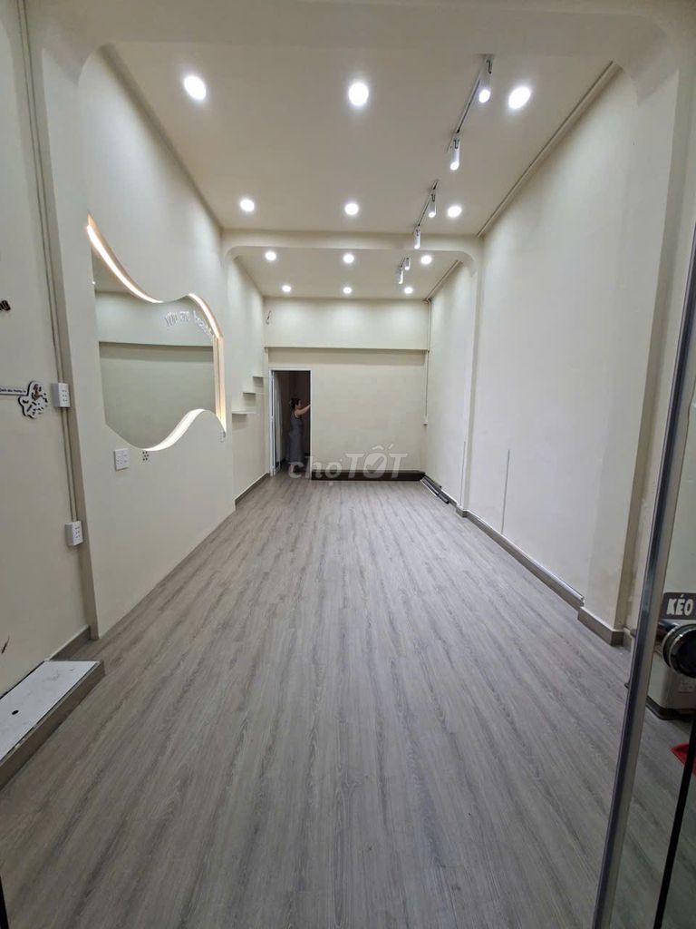 Nhật Tảo- Wu Front House, 3 floors, 3 bedrooms 3 toilets, 3.5 x12 meters, 25 million