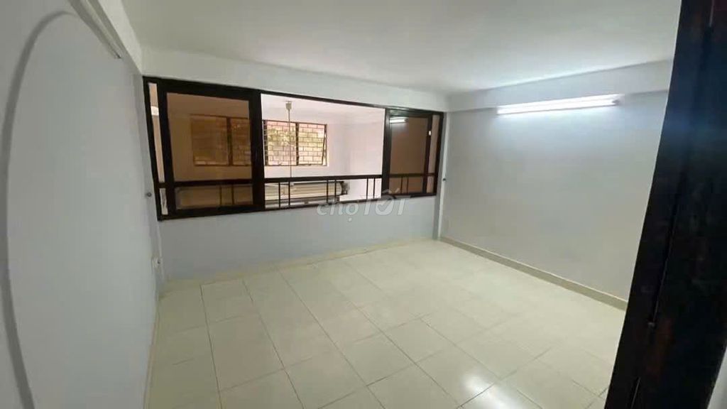 Mtkd Cư Xá Bình Thới, District 11, area: 4 x17 meters, 3 stories, 6 bedroom 4 toilets 25 million ath.