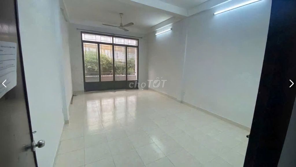Mtkd Cư Xá Bình Thới, District 11, area: 4 x17 meters, 3 stories, 6 bedroom 4 toilets 25 million ath.