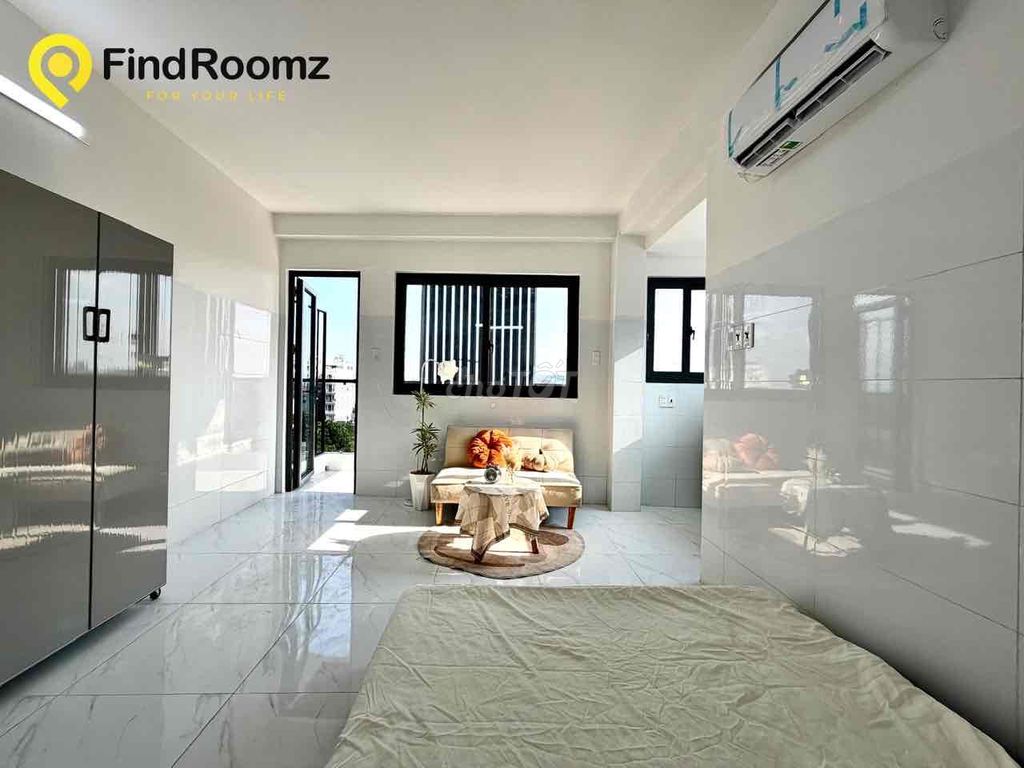 Tell Zhang Mini Balls to seniors only 4.5 million per balcony.