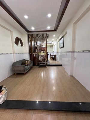 Rent a Tân Sơn Nhì motorway 4 x 14 M car house cast three and a half pieces