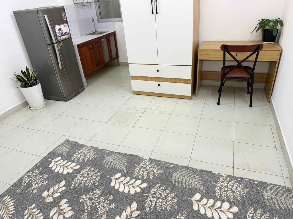 Second floor, clear.
