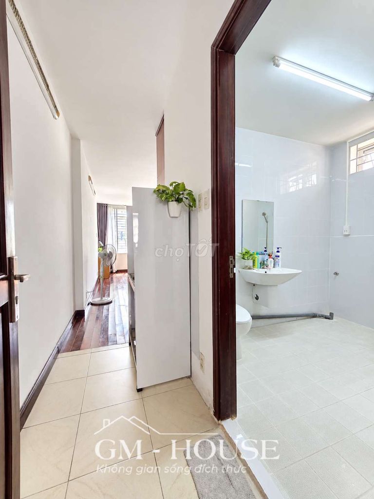 The apartment is 35 meters, with private washing machines, Full Seven, just Nguyễn Cửu Vân.