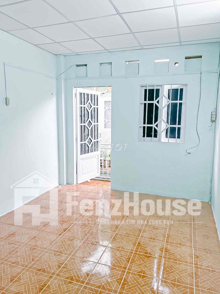 Form room + balcony - Trần Xuân Soạn, District 7 01:03.