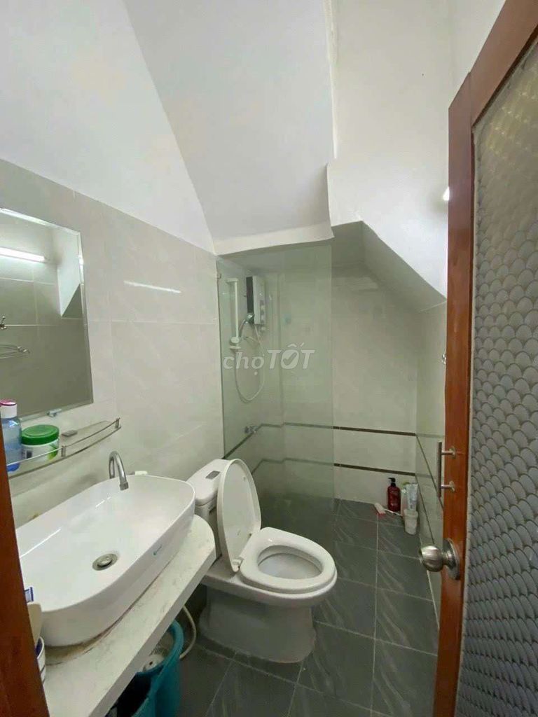 Rent the entire apartment. 1 st. 1 st. - Write it down. - Two bathrooms.