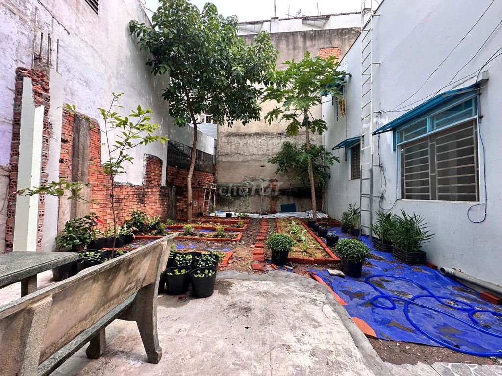The original home has a garden of chicken growing plants - Bình Thạnh - a total of 160 meters - 2