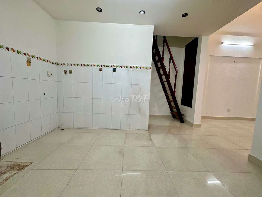 The original home has a garden of chicken growing plants - Bình Thạnh - a total of 160 meters - 2