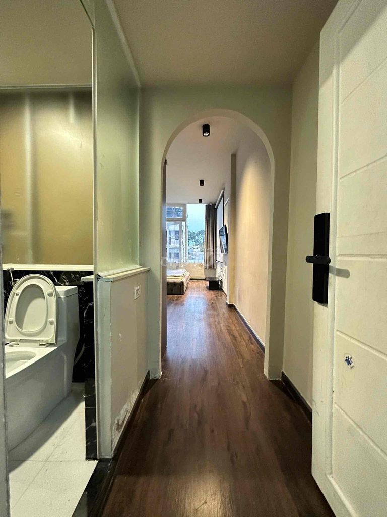 The service apartment is right in the 10th district at 7 Lý Thái Tổ.