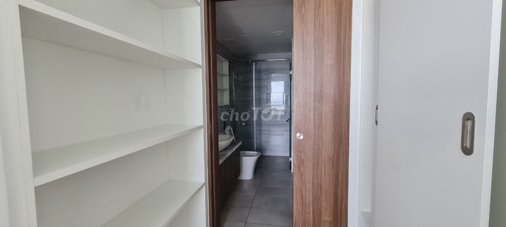 Rent 3 bedrooms - 102 m2 Kingdom 101 Tô Hiến Thành