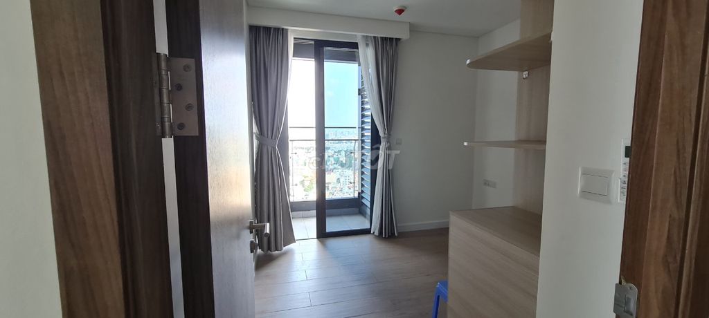 Rent 3 bedrooms - 102 m2 Kingdom 101 Tô Hiến Thành