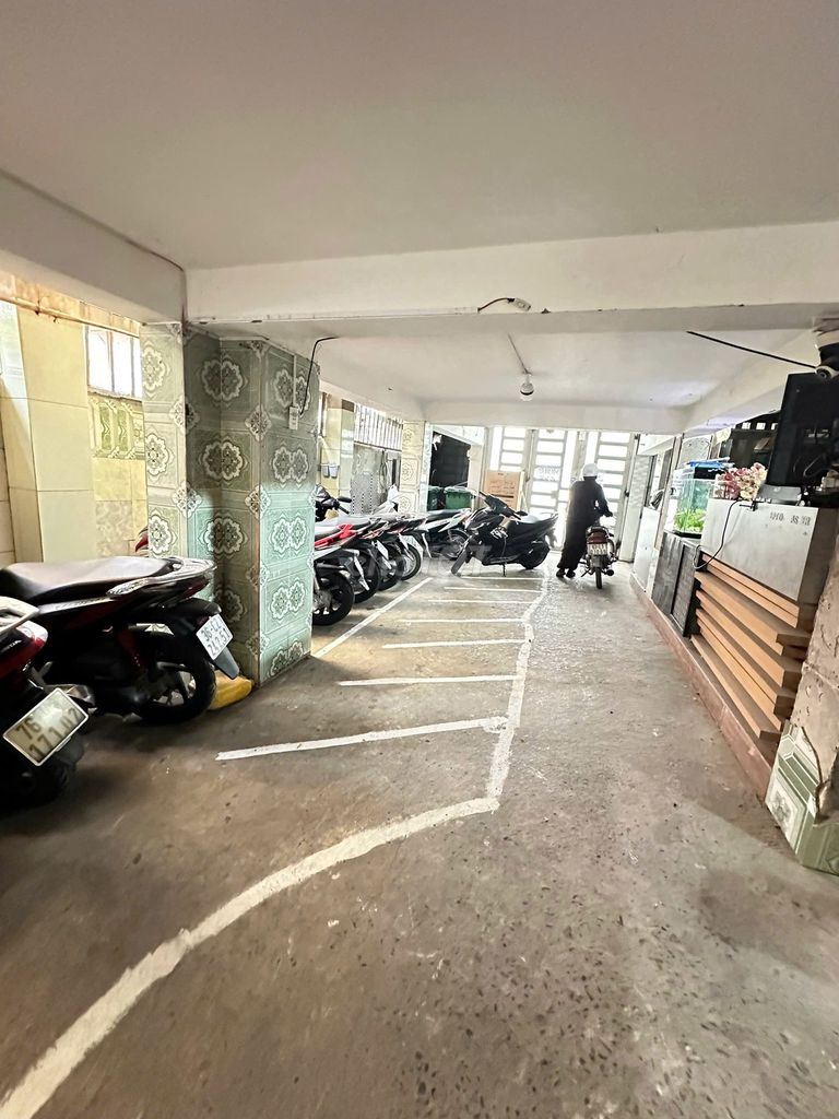 Rent Trần Thị Vững with 9 Linh Tây.