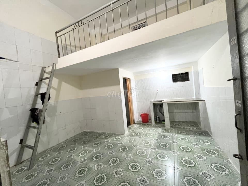 Rent Trần Thị Vững with 9 Linh Tây.