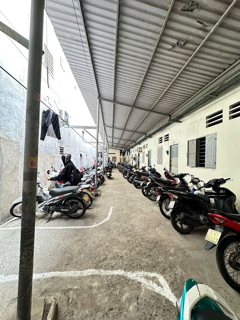 Rent Trần Thị Vững with 9 Linh Tây.